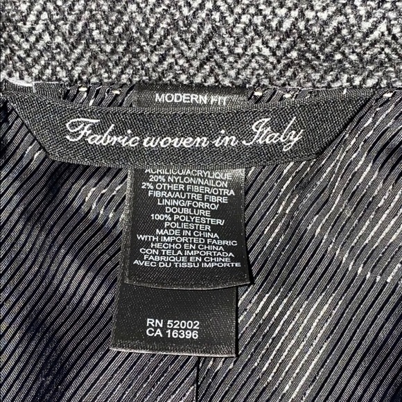 Claiborne Men's Suit 40R Jacket Italy Woven Fabric - Picture 4 of 8